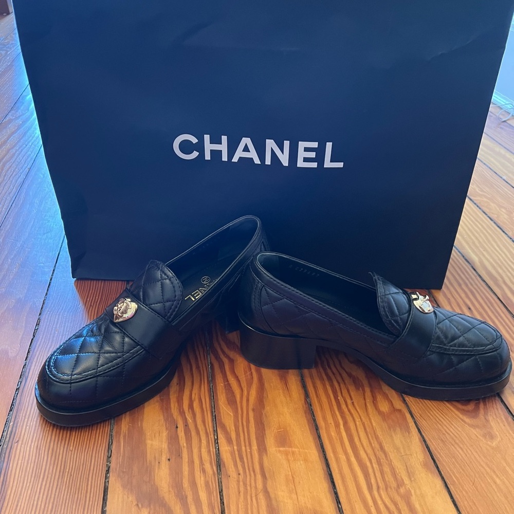 Chanel 2023 Lambskin Loafers 8.5 LIKE NEW